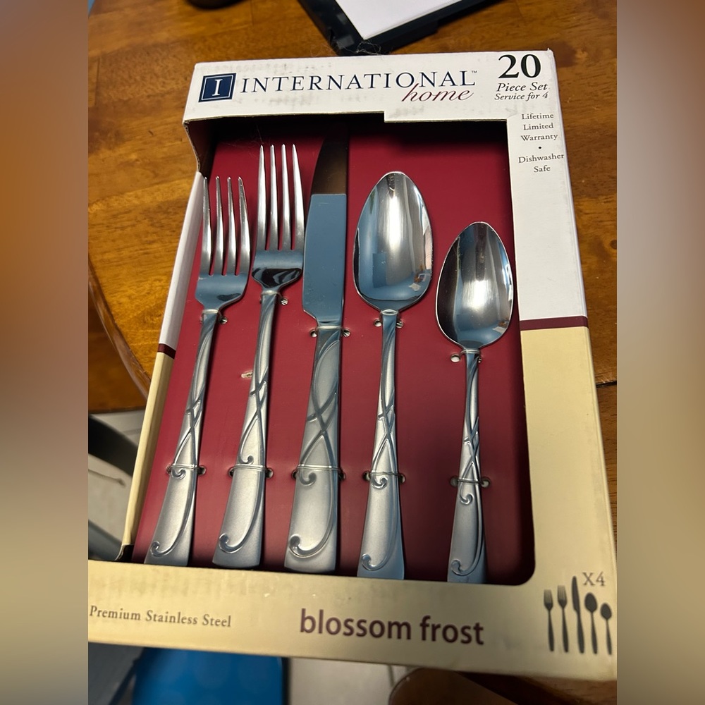 20 piece set for 4. Stainless steel Blossom Frost design
